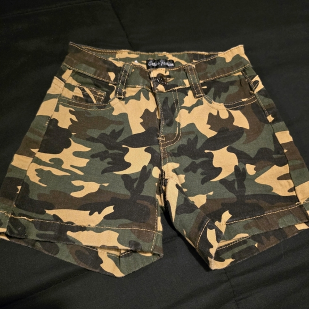 Cuties Fashion Girls Camo Denim Jeans Shorts Size 6‎ Small